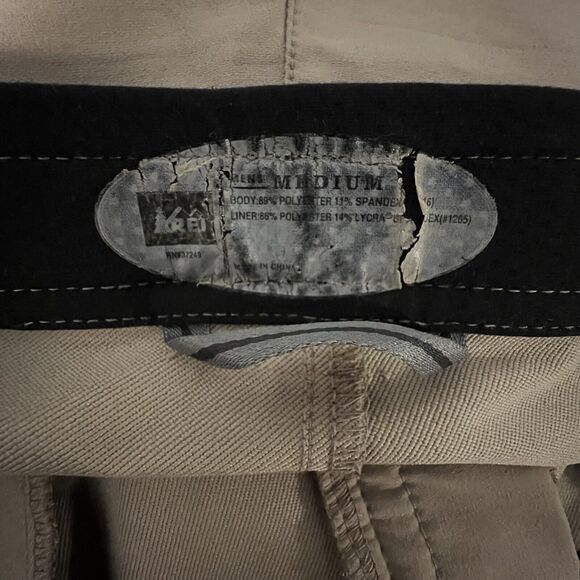 REI Technical Hiking Belted Shorts Mens Medium Khaki Tan Outdoors - Picture 6 of 7